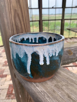 Blue bowl/pot