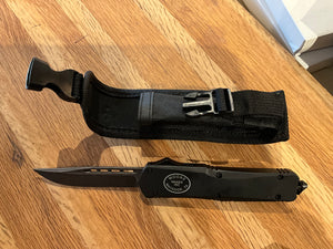 Black knife with holder 11030FF